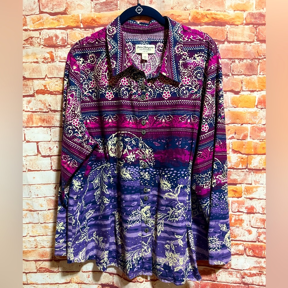 Plus size 20W Norm Thompson roll tab sleeve blouse. Excellent condition.